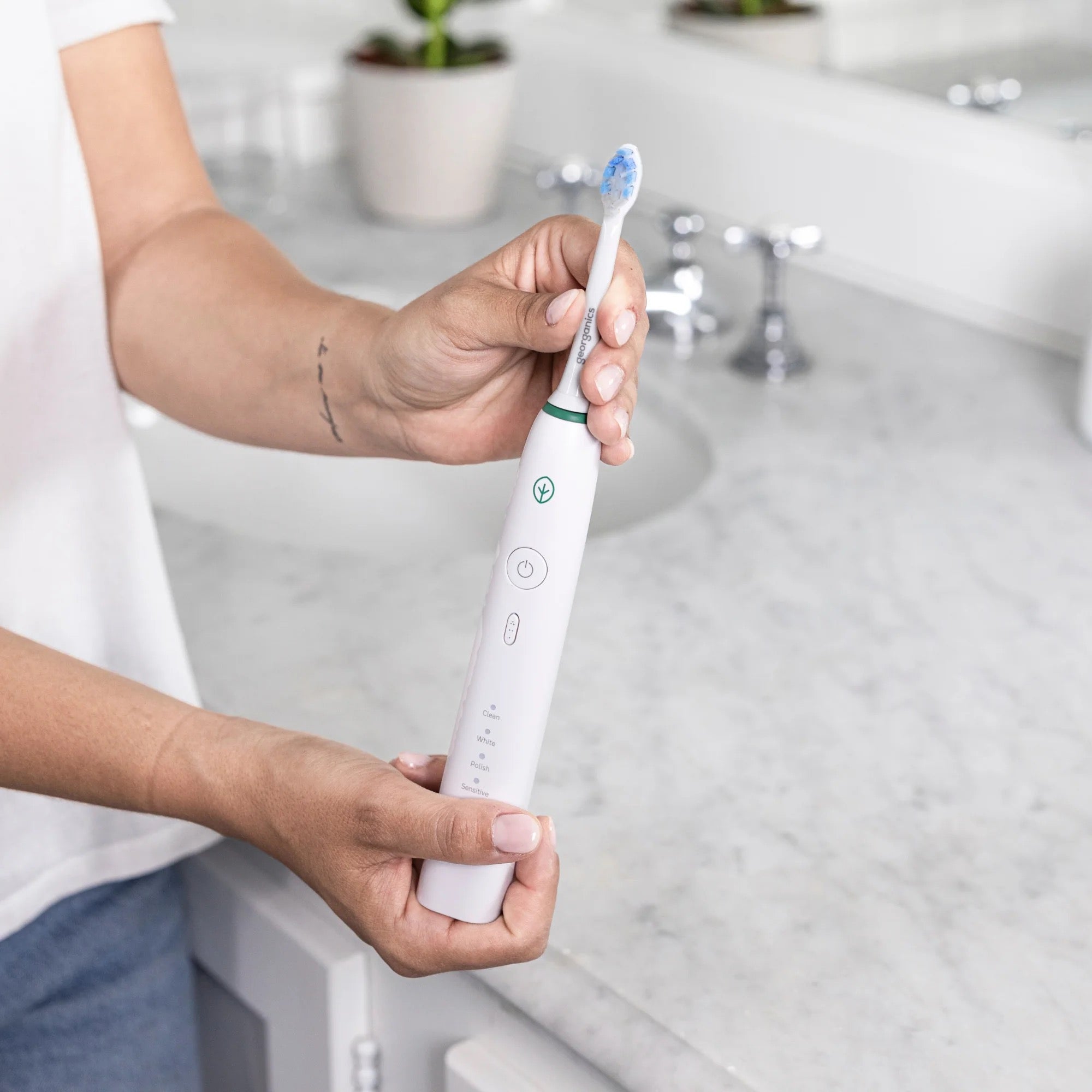 Sonic Toothbrush - 50000 Strokes Per Minutes