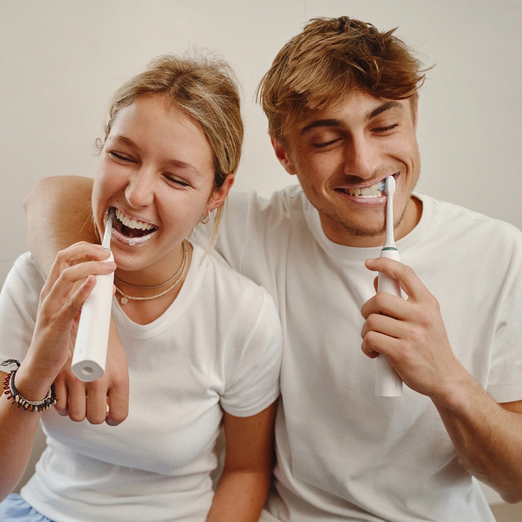 Sonic Toothbrush - 50000 Strokes Per Minutes